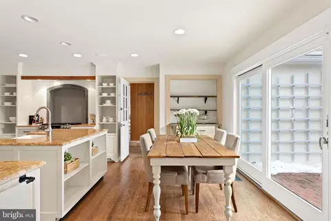 Dining - 300 Valley Pl, Wayne, PA 19087 photo 1 of 3