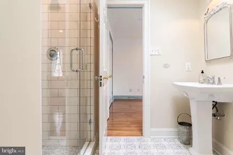 Entry Way - 300 Valley Pl, Wayne, PA 19087 photo 6 of 10