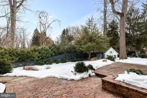 Exterior - 300 Valley Pl, Wayne, PA 19087 photo 6 of 11