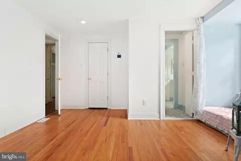 Bedroom - 300 Valley Pl, Wayne, PA 19087 photo 6 of 9