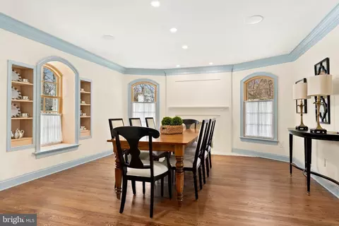 Dining - 300 Valley Pl, Wayne, PA 19087 photo 2 of 3