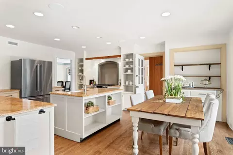 Kitchen - 300 Valley Pl, Wayne, PA 19087 photo 1 of 5