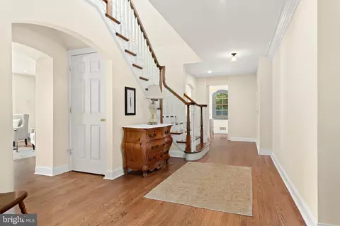 Entry Way - 300 Valley Pl, Wayne, PA 19087 photo 4 of 10