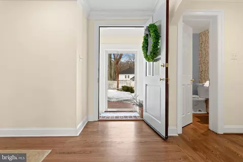 Entry Way - 300 Valley Pl, Wayne, PA 19087 photo 1 of 10
