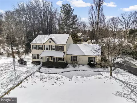 1103 Red Oak Dr, Garnet Valley, PA 19060