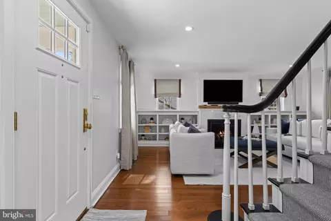 Entry Way - 116 Morningside Cir, Wayne, PA 19087 photo 3 of 13