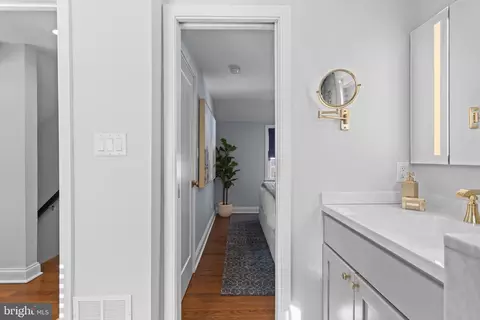 Entry Way - 116 Morningside Cir, Wayne, PA 19087 photo 12 of 13