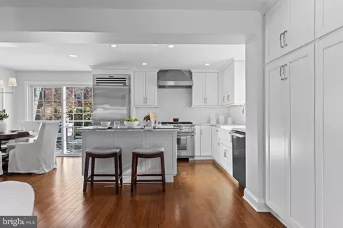 Kitchen - 116 Morningside Cir, Wayne, PA 19087 photo 2 of 5