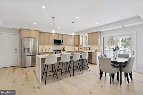 4979 Papa Blvd, Edgemont, PA 19028
