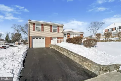 701 Cambridge Rd, Brookhaven, PA 19015