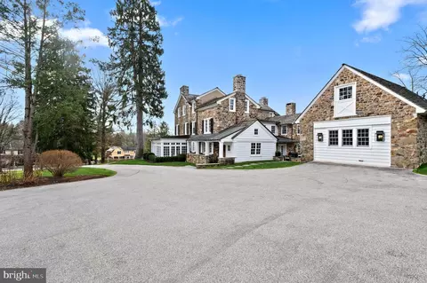 Exterior - 658 Brooke Rd, Wayne, PA 19087 photo 4 of 15