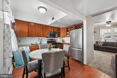 57 Benson Dr, Glenolden, PA 19036