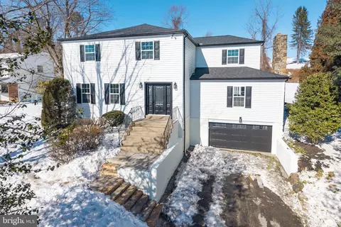 625 Heather Ln, Bryn Mawr, PA 19010