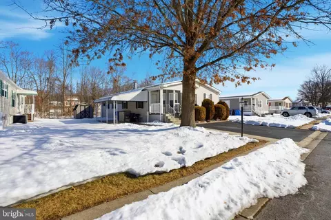 236 Horseshoe Dr, Garnet Valley, PA 19060