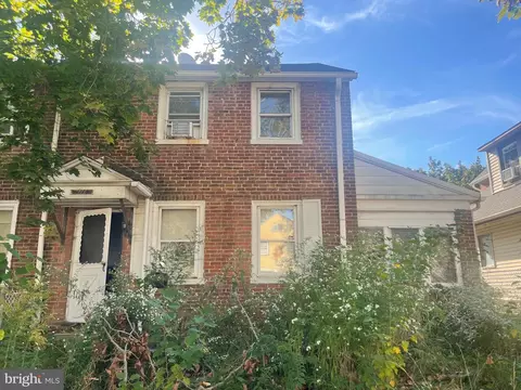 1114 Clover Ln, Chester, PA 19013