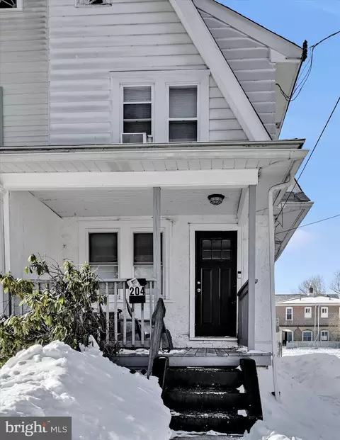 204 E Avon Rd, Brookhaven, PA 19015