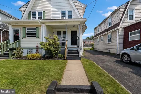 204 E Avon Rd, Brookhaven, PA 19015