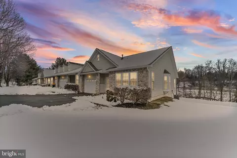 1299 Country Club Dr, Springfield, PA 19064
