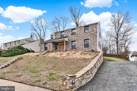 Exterior - 658 W Rolling Rd, Springfield, PA 19064 photo 4 of 7