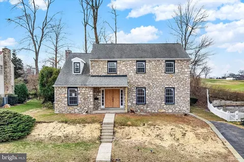 Exterior - 658 W Rolling Rd, Springfield, PA 19064 photo 7 of 7