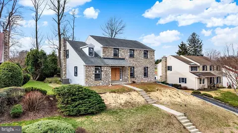 Exterior - 658 W Rolling Rd, Springfield, PA 19064 photo 3 of 7