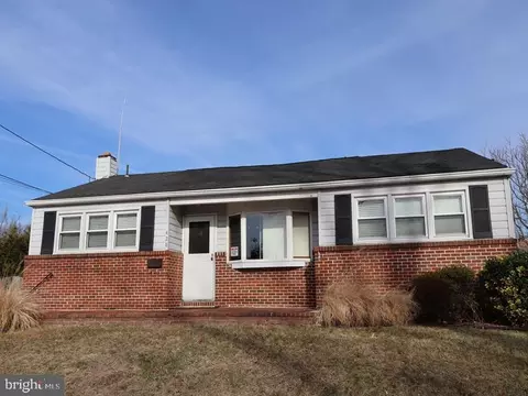 428 Hazel Ave, Folsom, PA 19033