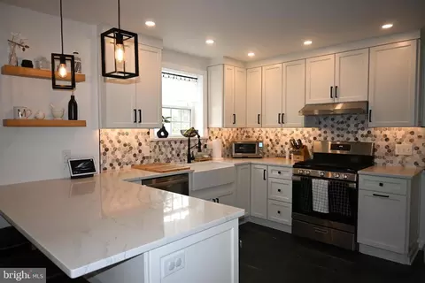 Kitchen - 514 Springview Ln, Springfield, PA 19064 photo 5 of 5
