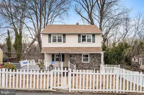 84 Mildred Ln, Aston, PA 19014