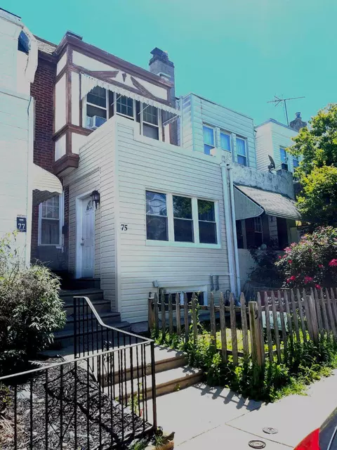 75 Lamport Rd, Darby, PA 19082