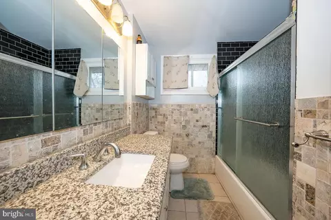 Bath - 65 Eldon, Lansdowne, PA 19050 photo 1 of 2