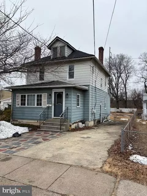 215 Chippewa St, Essington, PA 19029