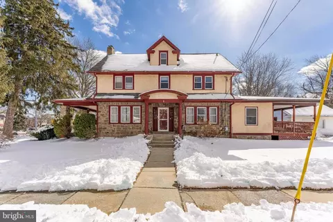 1232 Darby Rd, Havertown, PA 19083