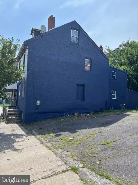 1706 W 2nd St, Chester, PA 19013