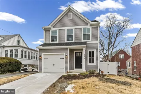 203 Chestnut Pkwy, Wallingford, PA 19086
