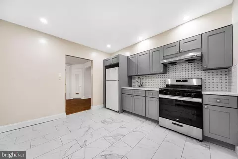 Entry Way - 274 Avon Rd, Darby, PA 19082 photo 3 of 3