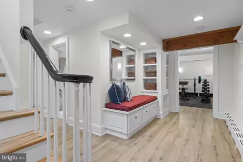 Entry Way - 185 Biddulph Rd, Wayne, PA 19087 photo 7 of 8