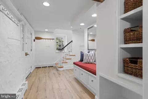 Entry Way - 185 Biddulph Rd, Wayne, PA 19087 photo 8 of 8