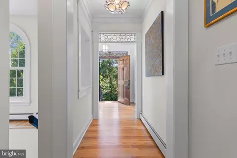 Entry Way - 185 Biddulph Rd, Wayne, PA 19087 photo 3 of 8