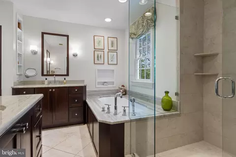 Bath - 185 Biddulph Rd, Wayne, PA 19087 photo 1 of 6
