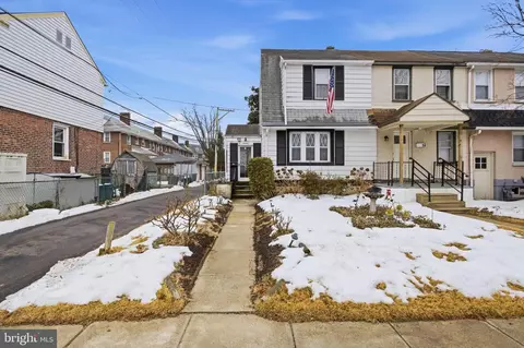 16 Seneca St, Essington, PA 19029