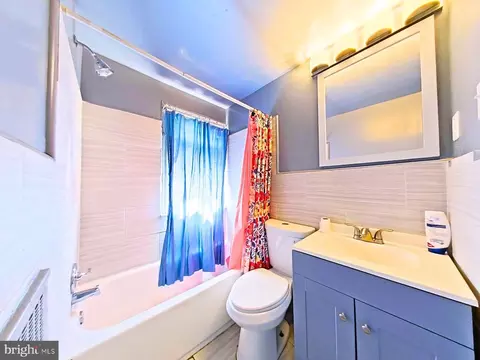 Bath - 345 Copley Rd, Darby, PA 19082 photo 1 of 3
