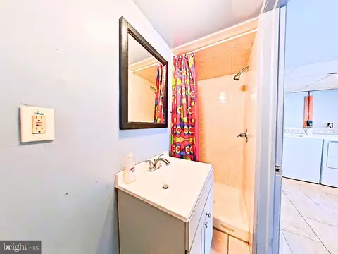 Bath - 345 Copley Rd, Darby, PA 19082 photo 3 of 3
