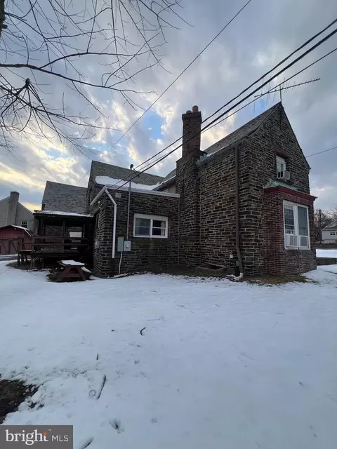 3701 W 9th St, Marcus Hook, PA 19061 photo 4
