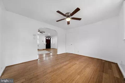 Living - 334 Wiltshire Rd, Darby, PA 19082 photo 5 of 5