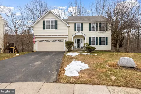 411 Highgrove Ln, Aston, PA 19014