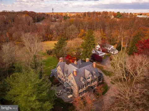 228 S Radnor Chester Rd, Villanova, PA 19085