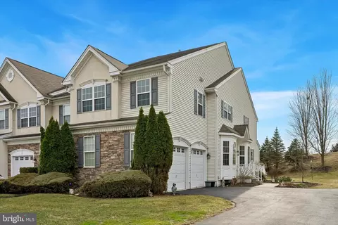 3 Wharton Dr, Glen Mills, PA 19342