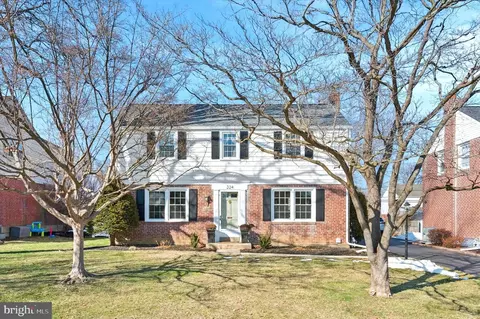 224 Farnham Rd, Havertown, PA 19083