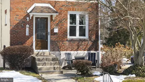 200 Willowbrook Ave, Folsom, PA 19033