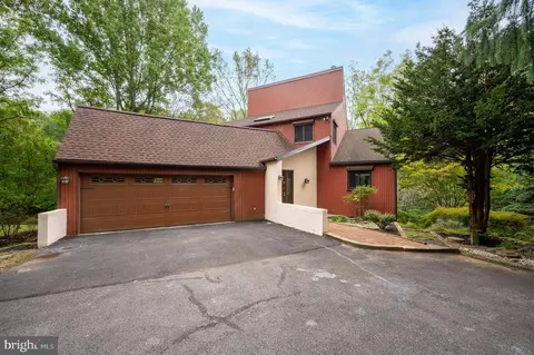 111 Harvey Ln, Chadds Ford, PA 19317